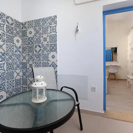 Gdk House In The Heart Of Aegina Apartment Exterior photo